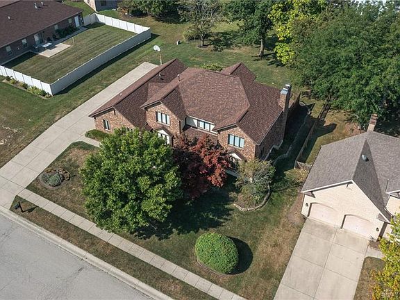 3rd image of 295 Saint Andrews Trl