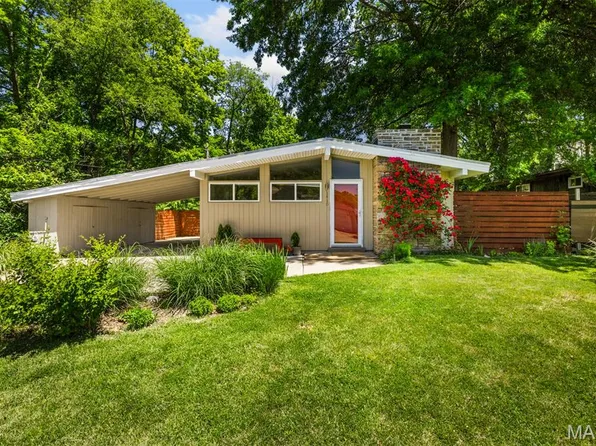 1410 Fournier Dr, Saint Louis, MO 63126