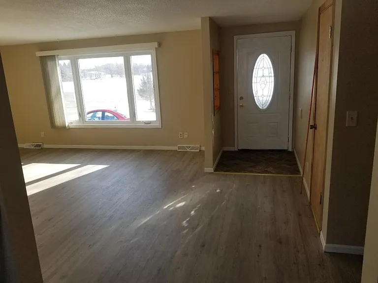 48 Rose Park SW — Photo 6