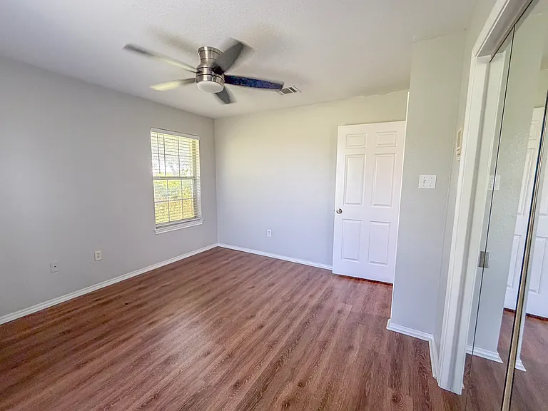 1111 Cedar Rock Pkwy — Photo 5