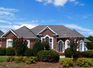 1900 Links Ln, Matthews, NC 28104