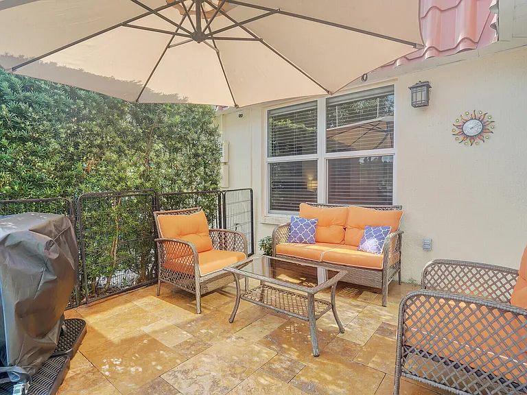 772 Nantucket Cir #B — Photo 27