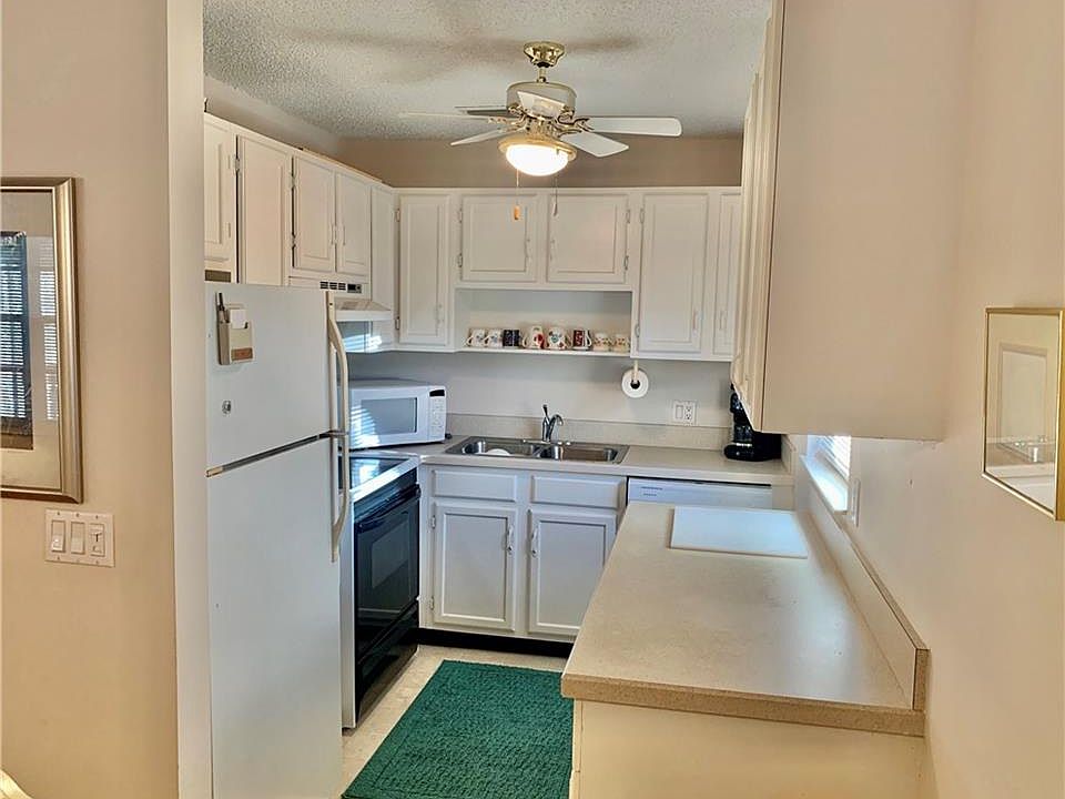 1st image of 24 Vista Gardens Trl