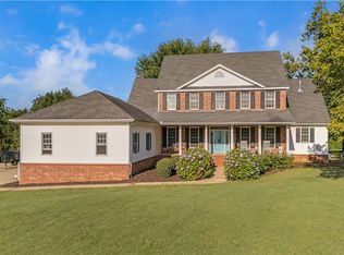 2247 N Heather Cv, Fayetteville, AR 72701