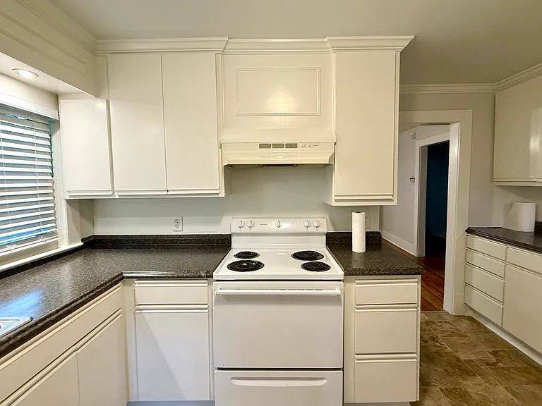 2415 Virginia Blvd NW — Photo 10