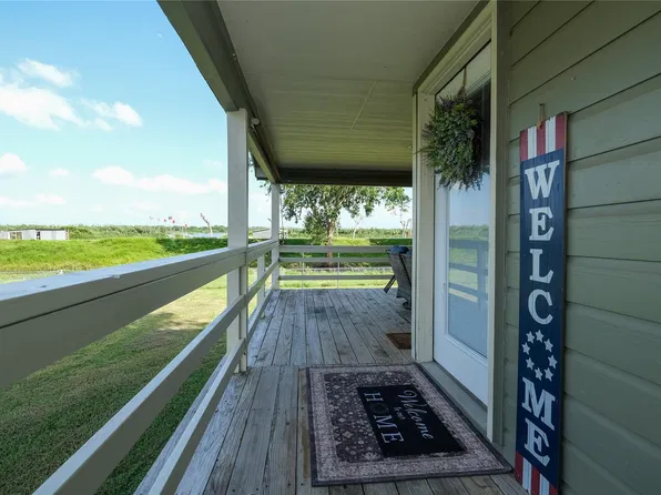 29523 County Road 25, Damon, TX 77430