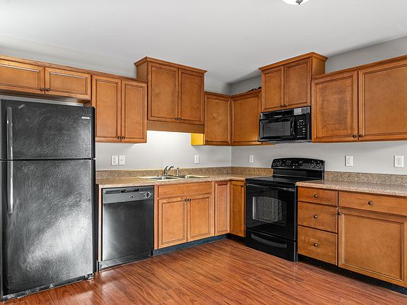 3rd image of 1728 Thistlewood Dr