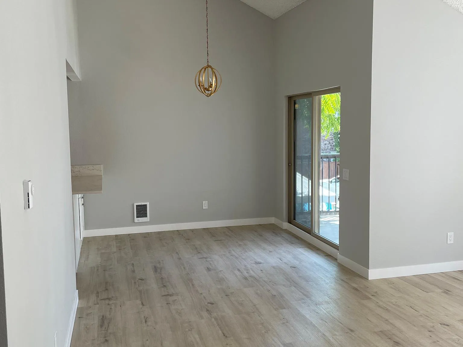 2 bed, 1345 sqft, $3,200 — Photo 1
