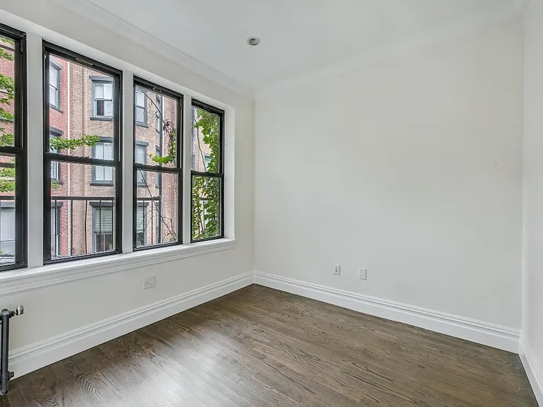 350 E 13th St #1 — Photo 2