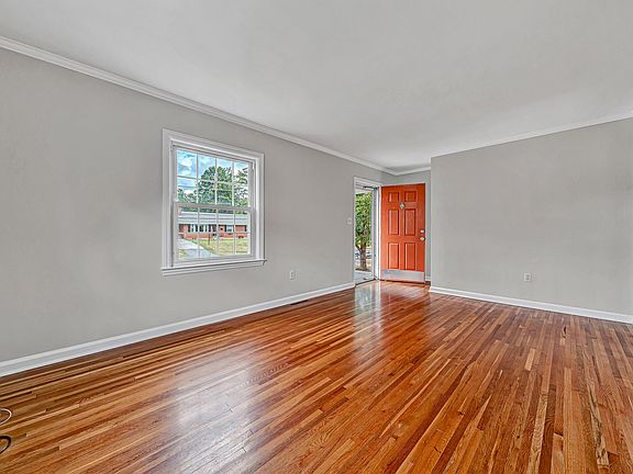 4th image of 2646 Edgewood St SW