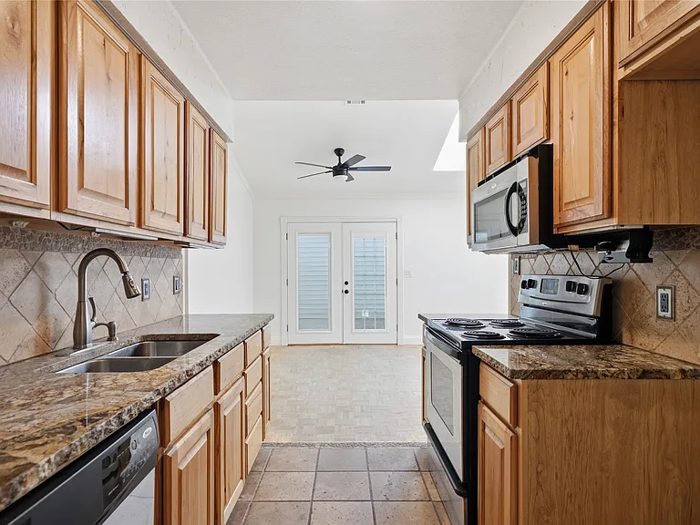1813 W 62nd St — Photo 15