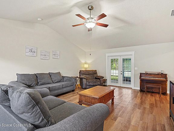 2nd image of 1923 Windbrook Dr SE