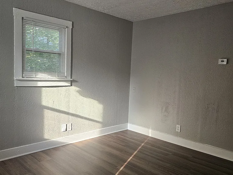 6804 Twin Dr — Photo 7