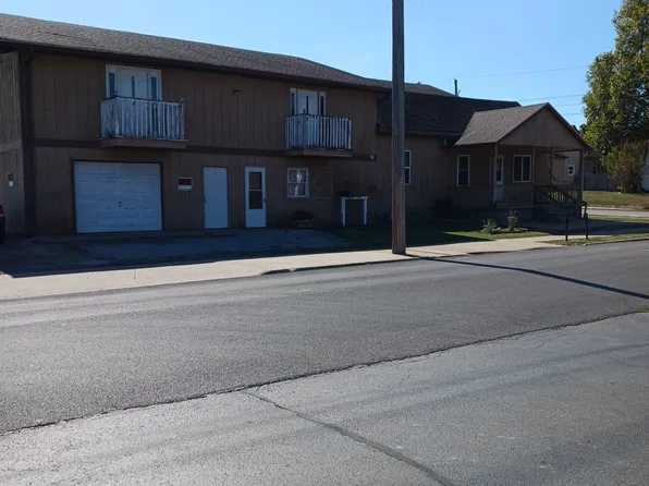 705 W White St, Marion, IL 62959