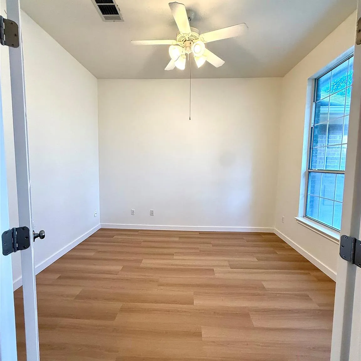 3 bed, 2.0 bath, 1809 sqft, $2,000 — Photo 4