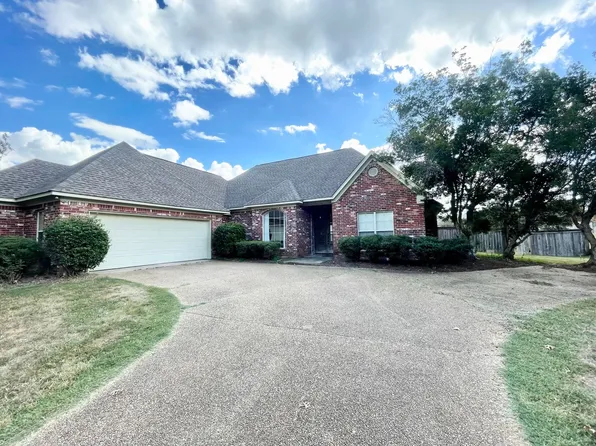 101 Bear Creek Ct, Canton, MS 39046