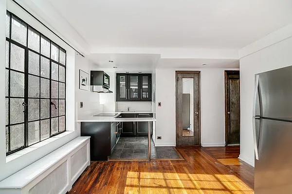 Sold by Compass | media 7