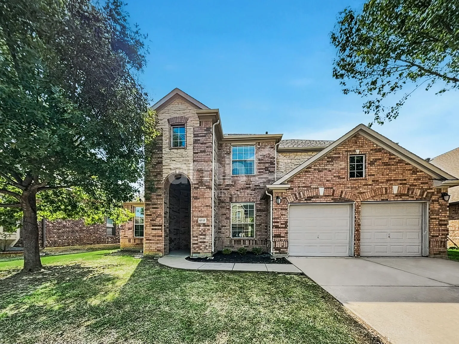 4 bed, 2.5 bath, 2734 sqft, $2,965 — Photo 1