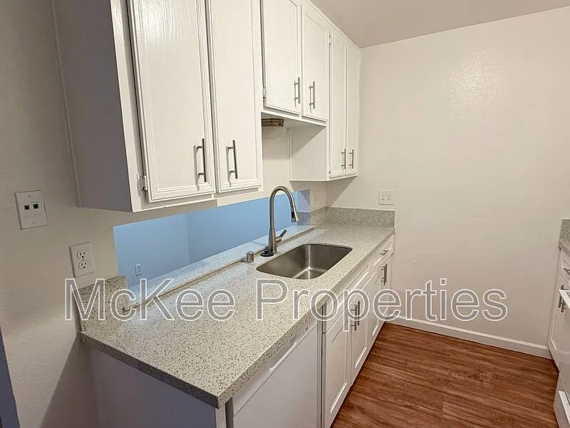 2 bed, 1.0 bath, 646 sqft, $2,250 — Photo 3
