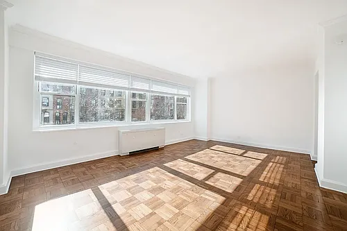 215 E 68th St Photo 1