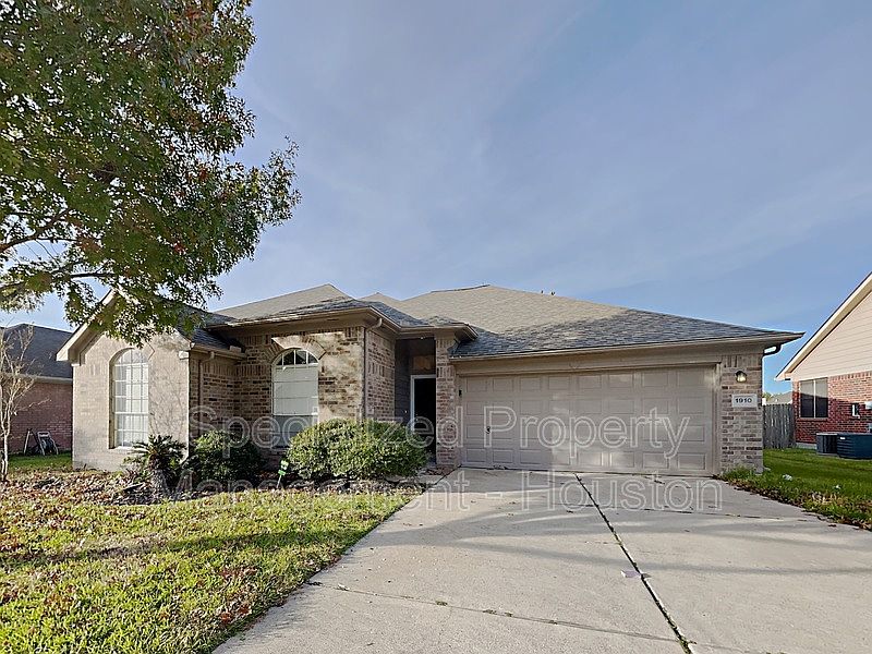 1st image of 1910 Quiet Hollow Dr