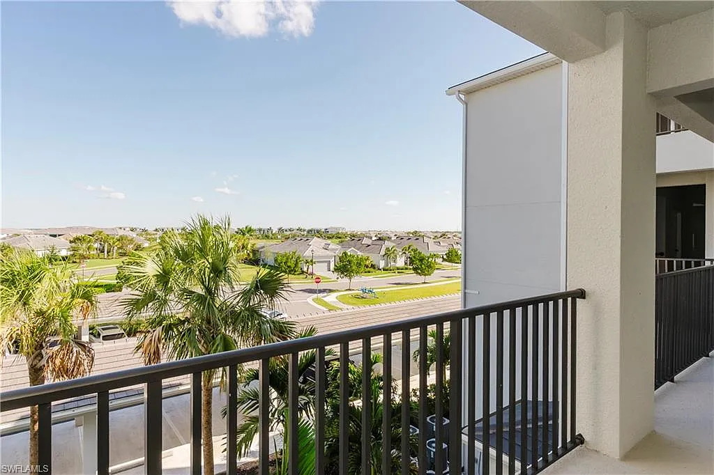 2 bed, 2.0 bath, 1154 sqft, $5,795 — Photo 2