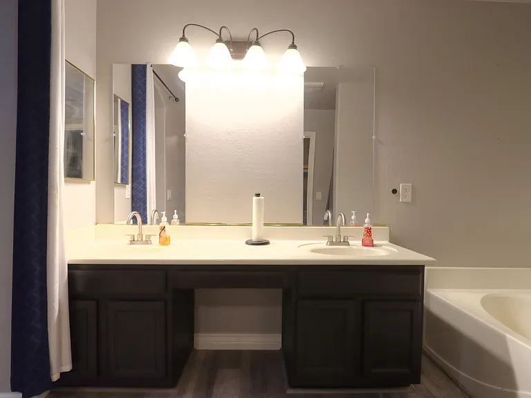 1235 W Castle Dr — Photo 24