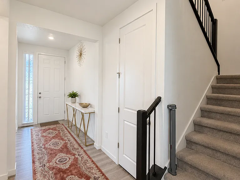 1005 S Elk Way — Photo 6