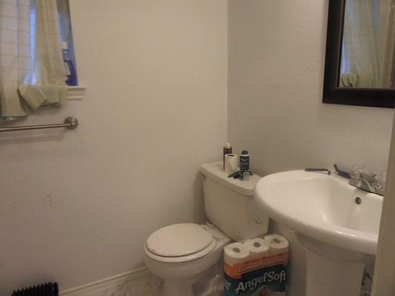 4th image of 209 Juniper Dr