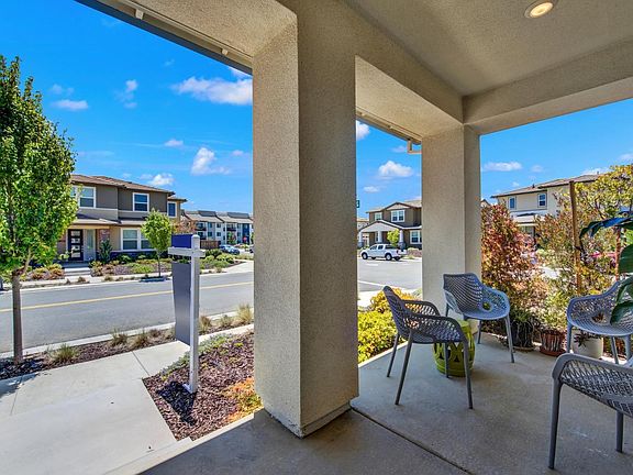 3rd image of 2401 Steele Court