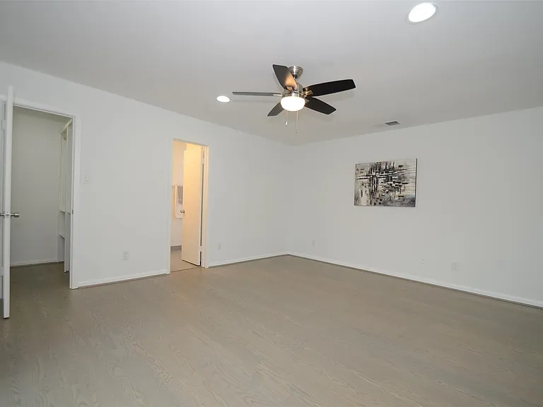 5524 Beverlyhill St #2 — Photo 22