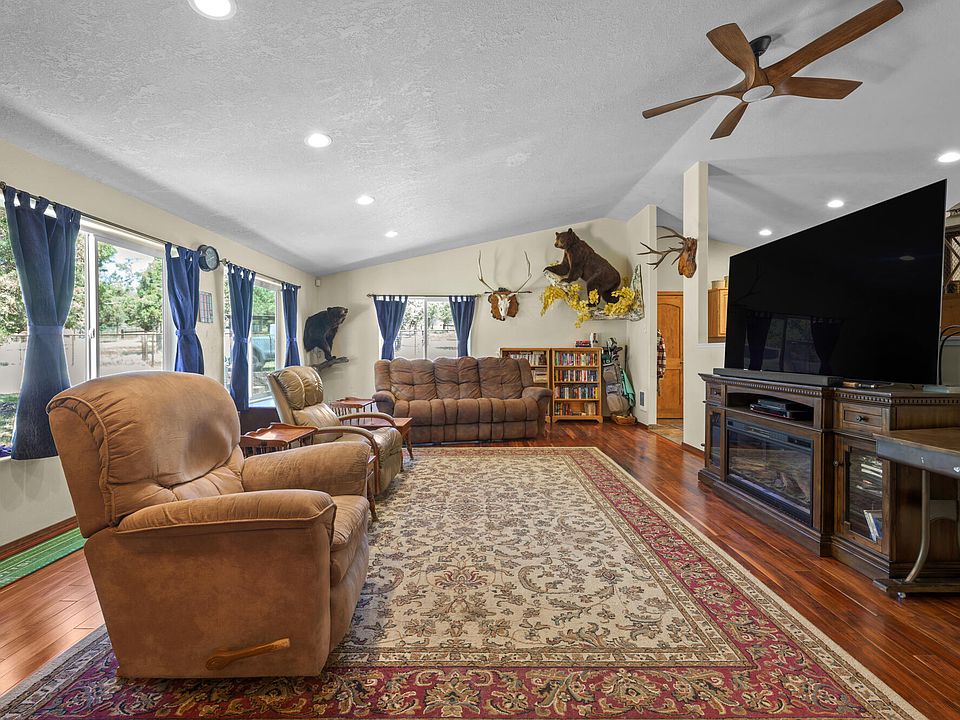 1st image of 12186 SE Juniper Canyon Rd