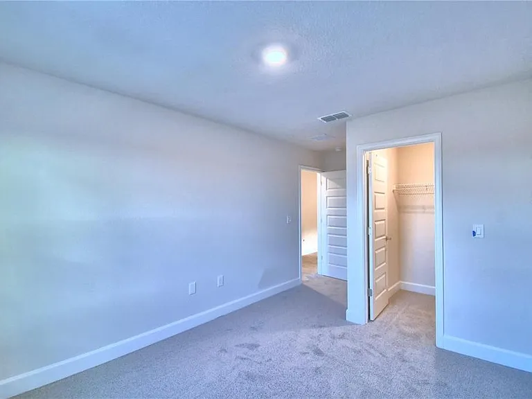 906 Sofia Ln — Photo 18