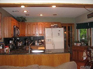 3rd image of 64 Flintridge Dr