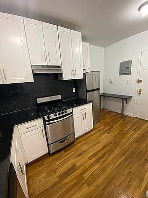 2nd image of 11 Maiden Ln APT 14C