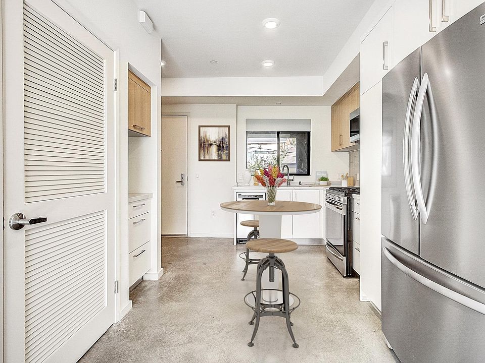 1st image of 1901 Echo Park Ave #203