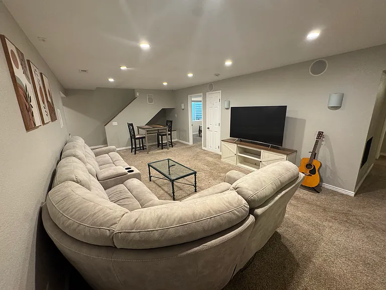 742 Lavastone Ave — Photo 9