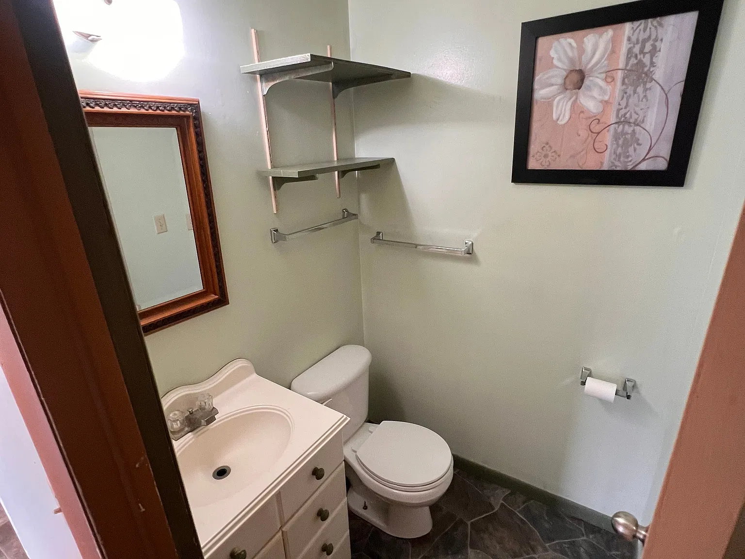 3 bed, 1.5 bath, 1237 sqft, $1,350 — Photo 3
