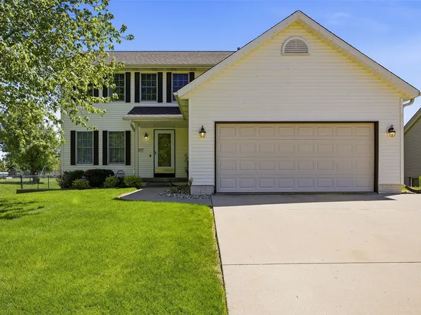 1217 Acacia Dr NE, Cedar Rapids, IA 52402