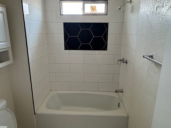 5th image of 184 N Acacia St APT 1