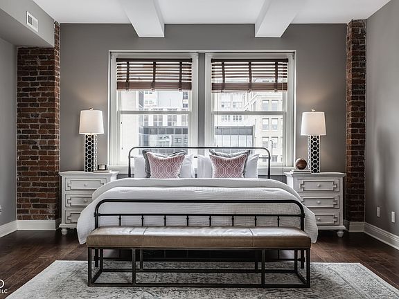 5th image of 110 E Washington St #900
