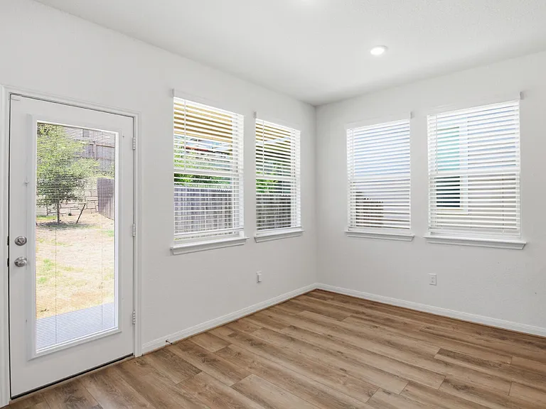 9206 McCoy Pass — Photo 6