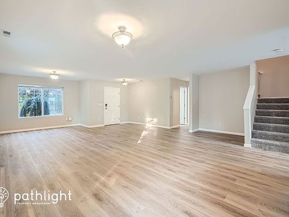 4th image of 9905 197th Ave E