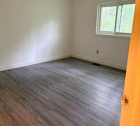 5th image of 174 Borland St E #4