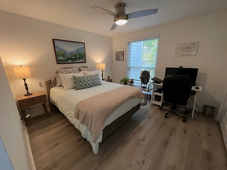 1017 Riverbend Club Dr SE — Photo 16