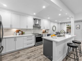 405 Hyacinthe Blvd #7, Mississauga, ON L5A3N1