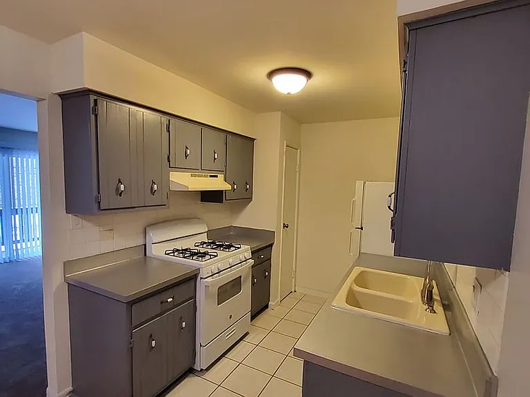 1228 Town Crest Dr — Photo 8