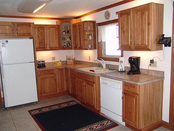 Kitchen, North/East Wall