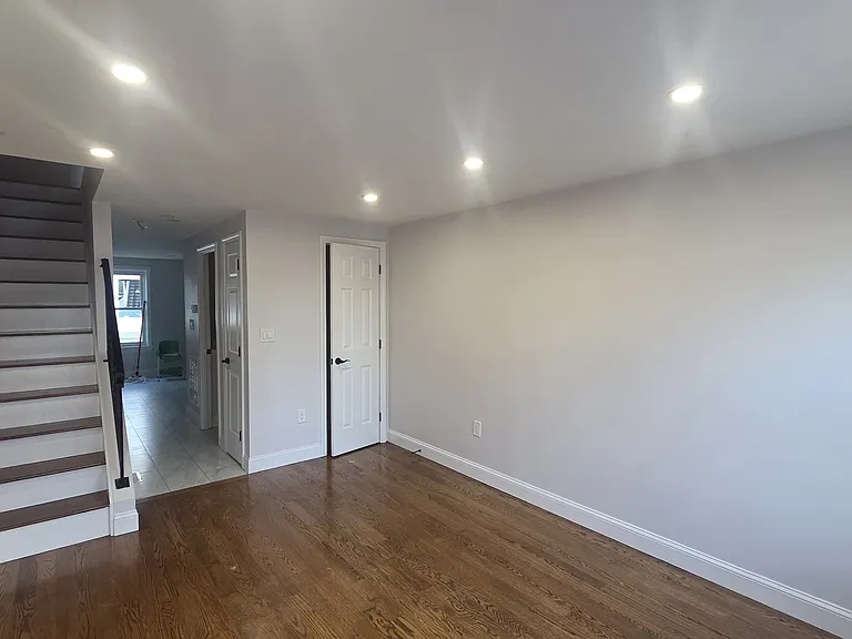 90 Light St #15 — Photo 3