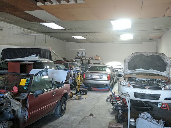 2nd image of 811 E Weber Ave